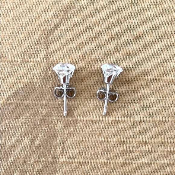 Absolute CZ Galaxy Cut Round Small Stud Pierced Earrings NWT - Picture 6 of 9